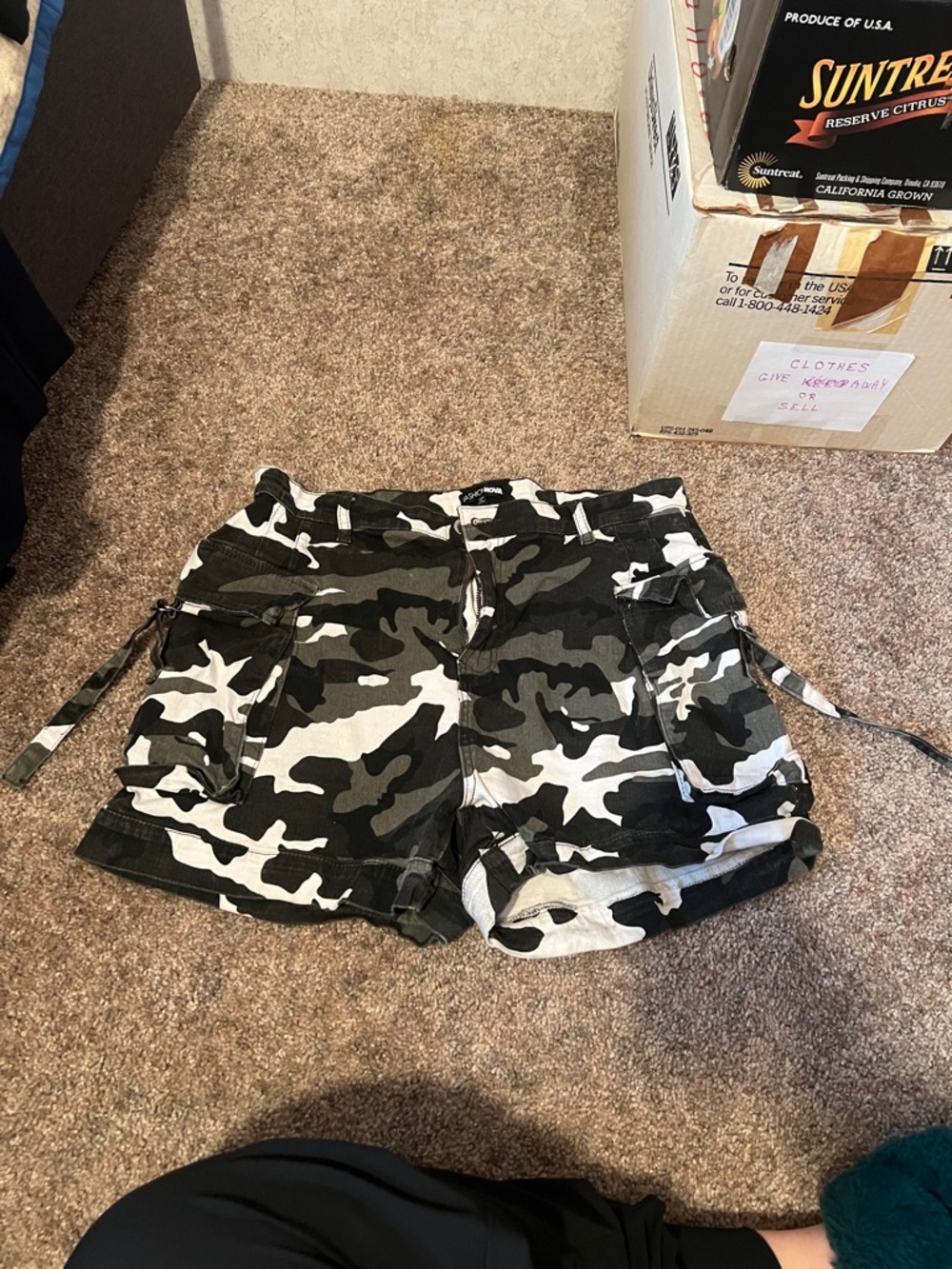Fashion Nova Black & White Camo Utility Shorts, XL